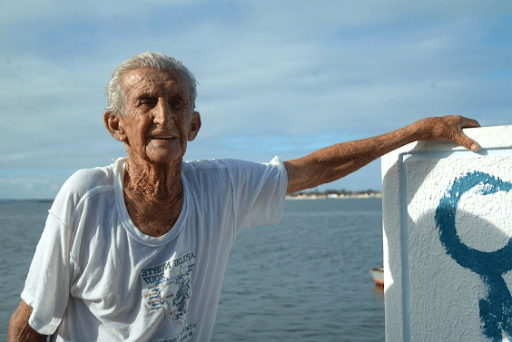 Aos 80 anos com uma disposicao de garoto no cais do Porto de Sergipe onde trabalhou praticamente a vida toda.